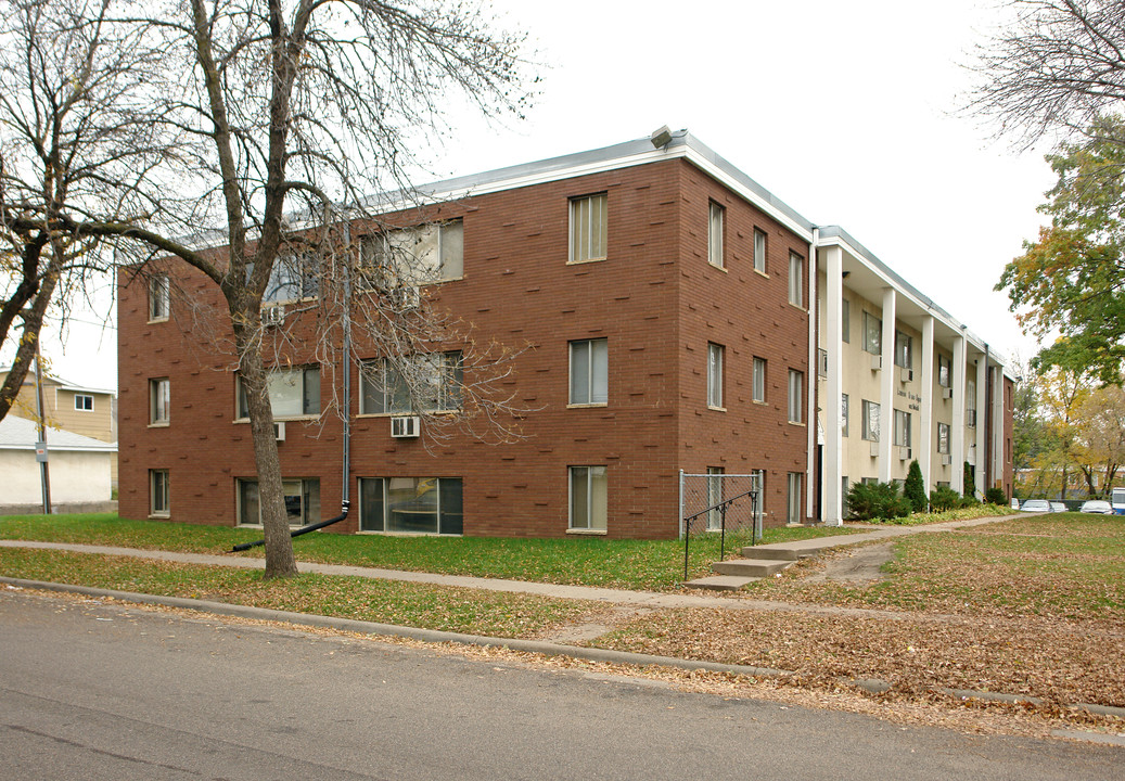 Lawson Arms Apartments in St. Paul, MN - Foto de edificio