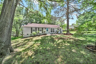 515 Wilcrest Dr in Matthews, NC - Building Photo - Building Photo