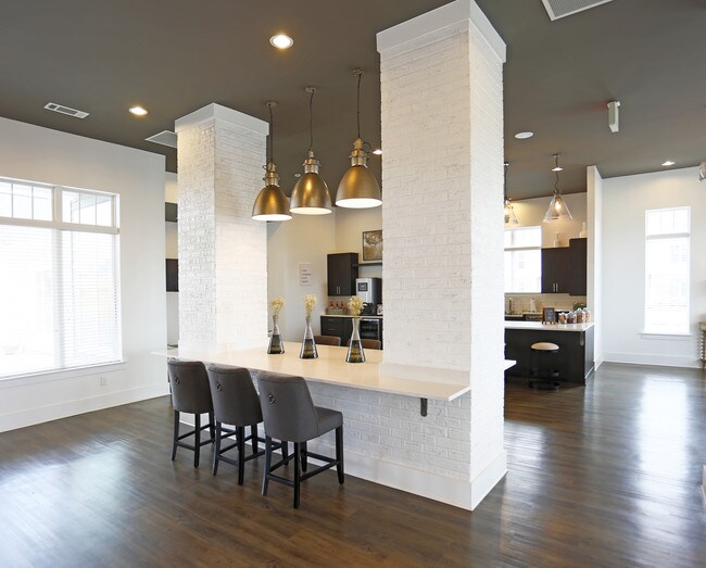 The Station at Poplar Tent in Concord, NC - Foto de edificio - Building Photo