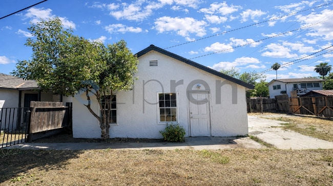 3634 E Madison Ave in Fresno, CA - Foto de edificio - Building Photo