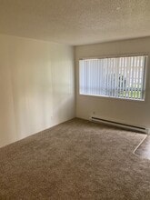550 SW Levens St in Dallas, OR - Building Photo - Building Photo