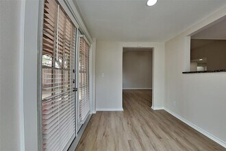 4010 Spring Meadow Dr in Pearland, TX - Building Photo - Building Photo