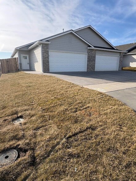 12817 E Blake St in Wichita, KS - Building Photo - Building Photo