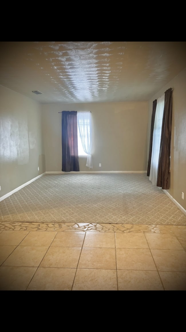 2104 Euclid St in Gretna, LA - Foto de edificio - Building Photo