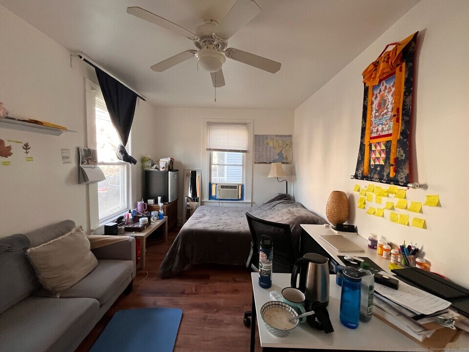 15 Winchester Ave in New Haven, CT - Building Photo