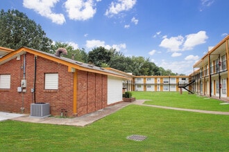 Cherry Creek Apartments- 1 month FREE! in Memphis, TN - Building Photo - Building Photo