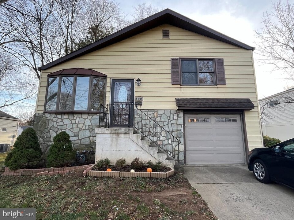 2832 Jefferson Ave in Glenside, PA - Building Photo