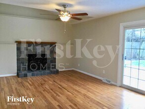 1716 Eastwind Ct in Cincinnati, OH - Building Photo - Building Photo