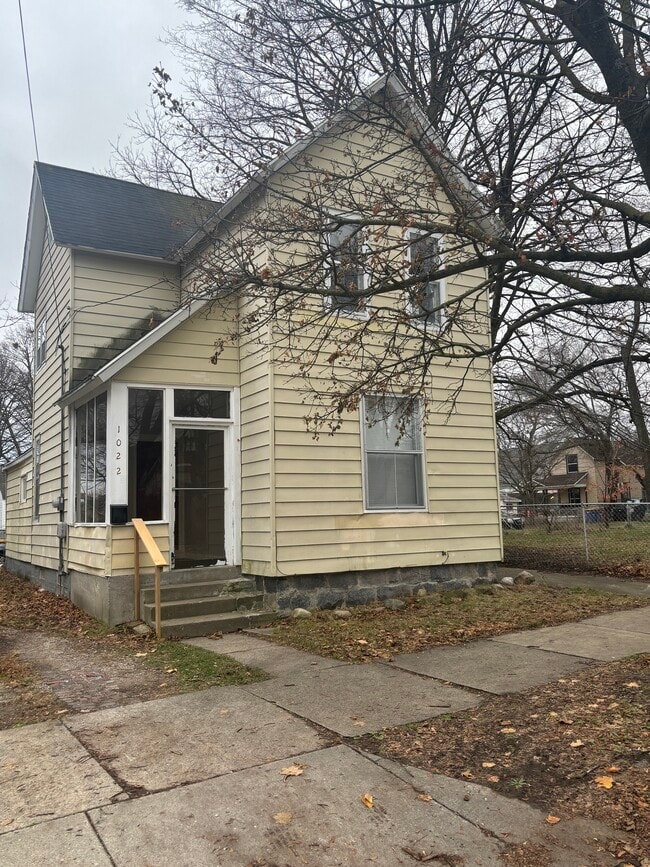 1022 3rd St NW in Grand Rapids, MI - Foto de edificio - Building Photo