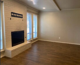 3000 Rosewood Ln, Unit 3002 in Oklahoma City, OK - Building Photo - Building Photo