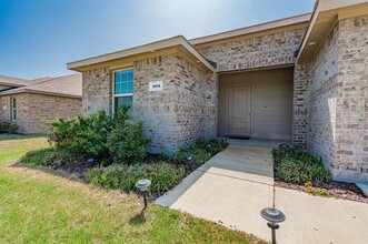 908 Old Blf Ln in Royse City, TX - Building Photo - Building Photo