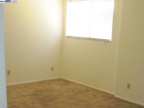 956 F St in Davis, CA - Building Photo - Building Photo