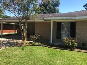 203 Elmwood Dr in Lafayette, LA - Building Photo - Building Photo