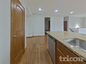 6313 N Genoa Way in Aurora, CO - Building Photo - Building Photo