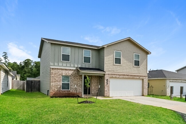 15657 Briar Frst Dr in Cut And Shoot, TX - Building Photo - Building Photo