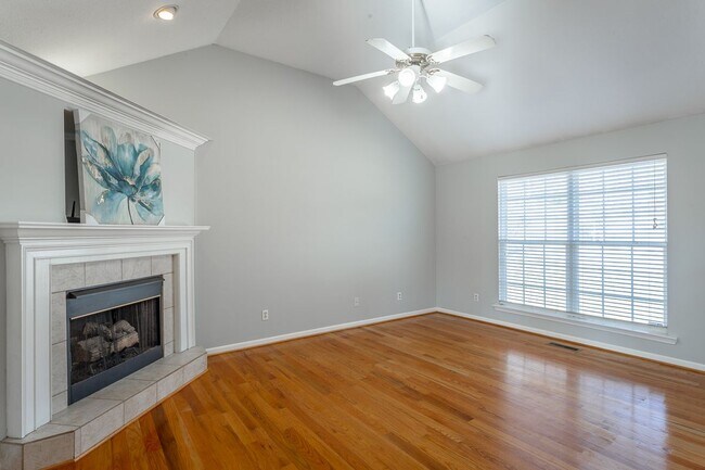 946 Fuller Glen Cir in Chattanooga, TN - Foto de edificio - Building Photo