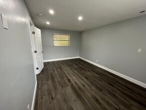 917 NE 22nd Dr in Wilton Manors, FL - Building Photo - Building Photo