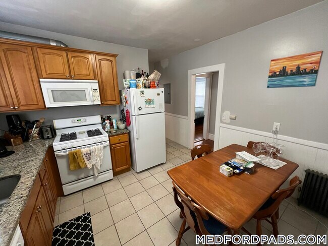 19 Harris Rd in Medford, MA - Building Photo - Building Photo
