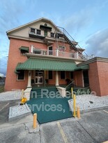 218 W St Peter St in New Iberia, LA - Building Photo