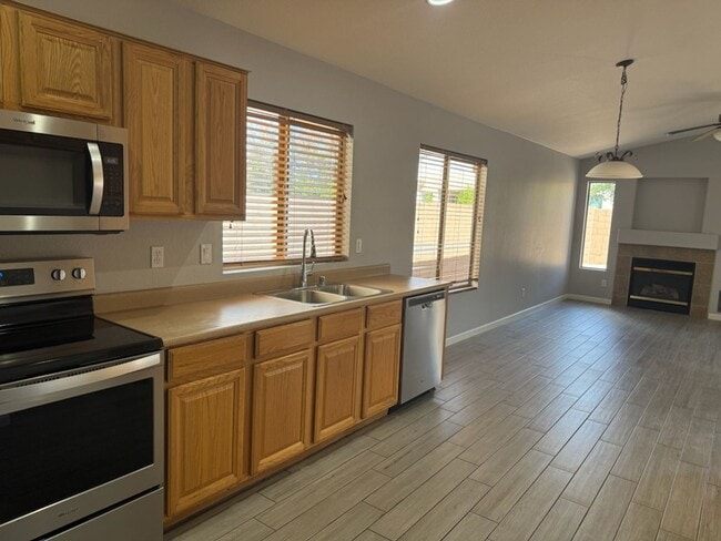 1592 E Wildhorse Pl in Chandler, AZ - Building Photo - Building Photo