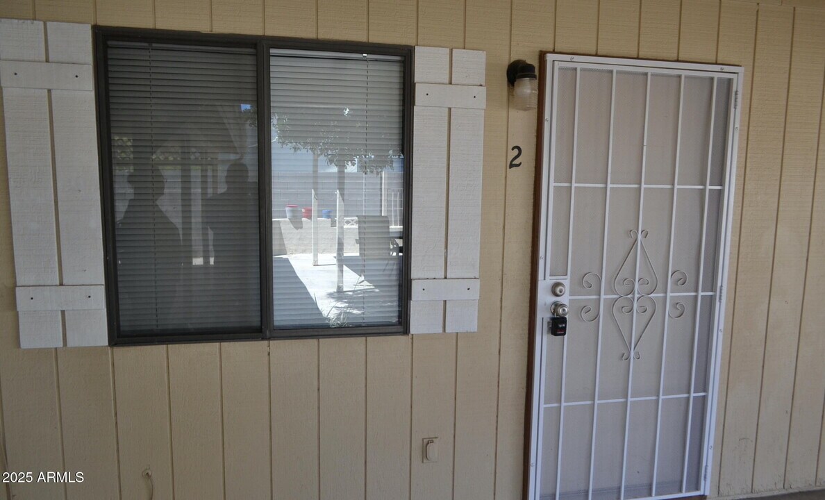 427 E Friar Ave in Apache Junction, AZ - Building Photo