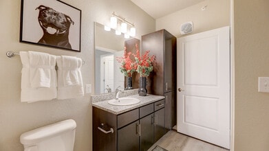 Springs at Stadium Village in Surprise, AZ - Foto de edificio - Building Photo