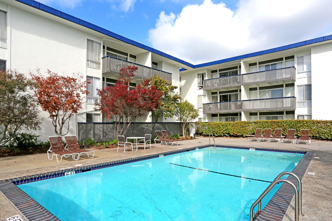 Kula Kai Apartments in Foster City, CA - Foto de edificio