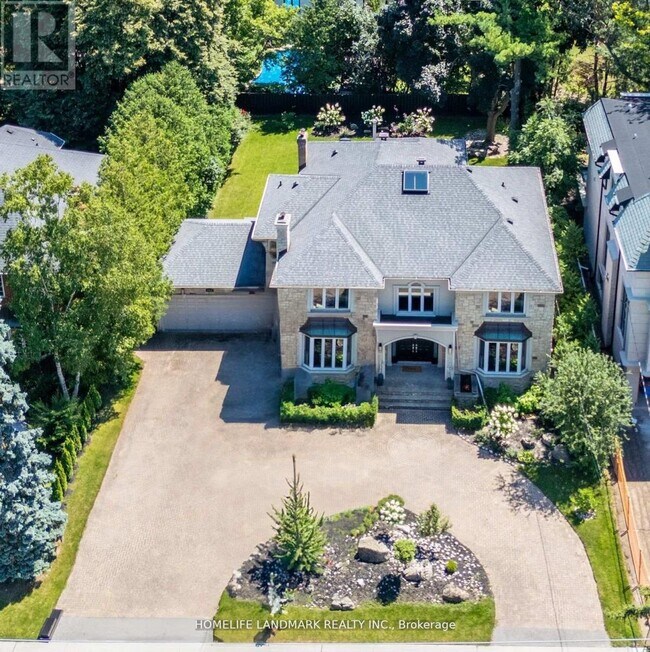 151 Highland Crescent in Toronto, ON - Building Photo - Building Photo
