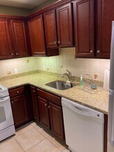 1943 US-22, Unit 2 in Scotch Plains, NJ - Foto de edificio - Building Photo