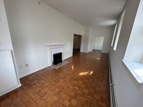 79 Bramhall St, Unit 4A in Portland, ME - Building Photo - Building Photo
