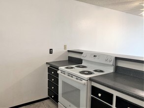 6675 Mission Gorge Rd-Unit -B114 in San Diego, CA - Building Photo - Building Photo
