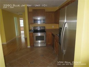 3560 Blue Jay Way in Eagan, MN - Foto de edificio - Building Photo
