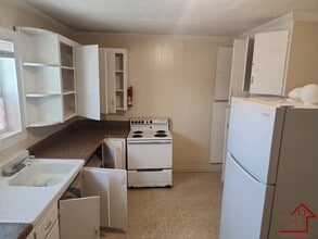 414 W Bockman Way in Sparta, TN - Building Photo - Building Photo
