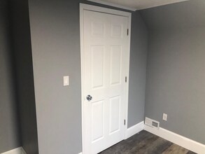 654 Emerson St in Watertown, NY - Foto de edificio - Building Photo