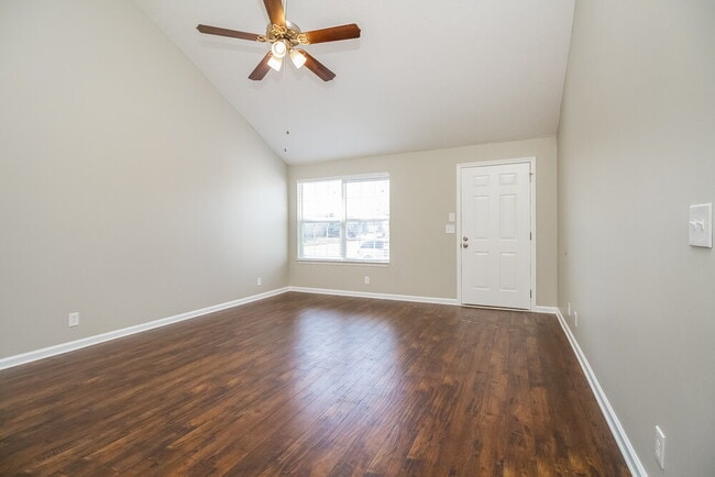 3048 Roscommon Dr in Murfreesboro, TN - Foto de edificio - Building Photo