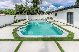 1110 S 14th Ave in Hollywood, FL - Building Photo