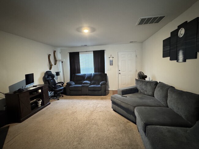 3955 Damask Drive in Charlotte, NC - Building Photo - Building Photo