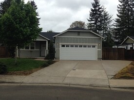 87558 Placid St in Veneta, OR - Building Photo