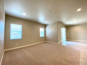 3635 La Jolla Ave in Clovis, CA - Building Photo - Building Photo
