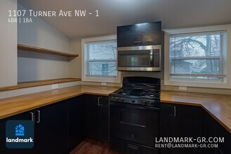 1107 Turner Ave NW in Grand Rapids, MI - Building Photo - Building Photo