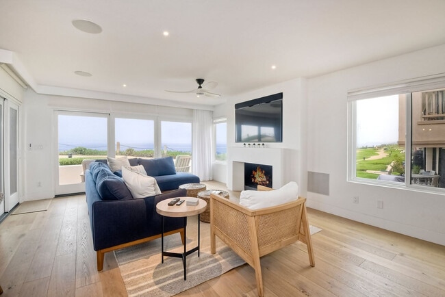 597 S Sierra Ave in Solana Beach, CA - Building Photo - Building Photo