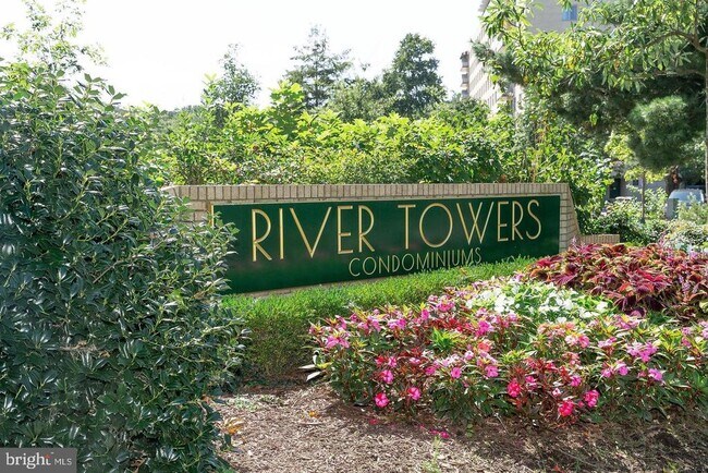 6641 Wakefield Dr, Unit 901 in Alexandria, VA - Building Photo - Building Photo