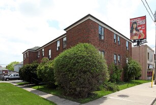 1127 O'connor Dr in Toronto, ON - Building Photo