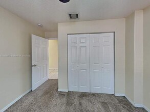 10121 NW 127th Terrace in Hialeah, FL - Building Photo - Building Photo