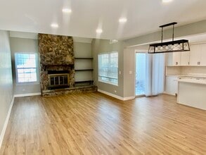 643 Wilbur Ct in Gurnee, IL - Building Photo - Building Photo