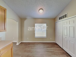 6486 Hannah Stables Dr in Jacksonville, FL - Foto de edificio - Building Photo