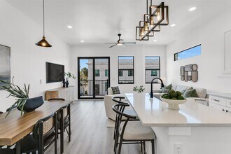 7016 S Mascotte St in Tampa, FL - Building Photo - Building Photo