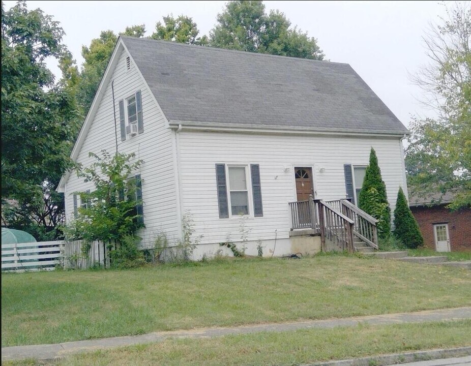 1473 Mt Rainier Dr in Lexington, KY - Building Photo