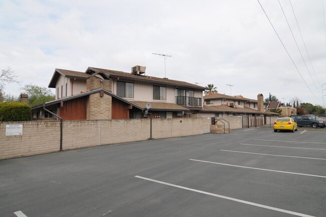 Bella Villas in Sacramento, CA - Foto de edificio - Building Photo