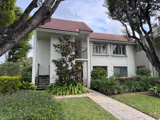 property at 5750 Fairway Park Ct